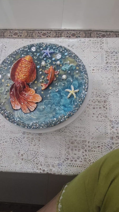 Koi fish love in ocean